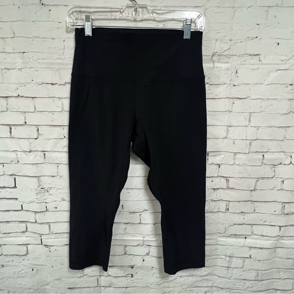 Lululemon Size 8 Black Crop Leggings High Waist - Picture 2 of 6